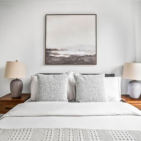 Modern 2-Br With Southern Views New York Bagian luar foto