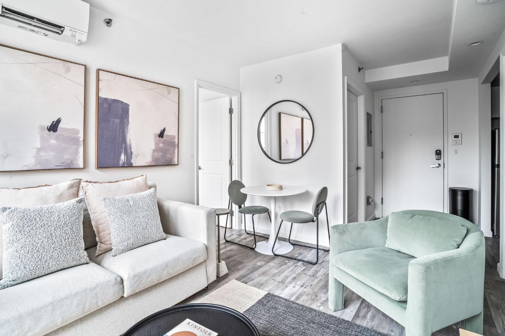 Modern 2-Br With Southern Views New York Bagian luar foto